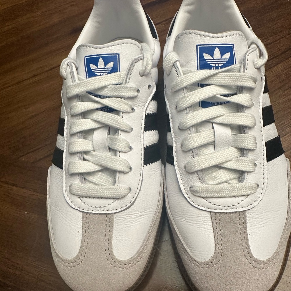 Ladies size 5 Adidas Samba
